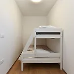Vila Tamara 2044 *