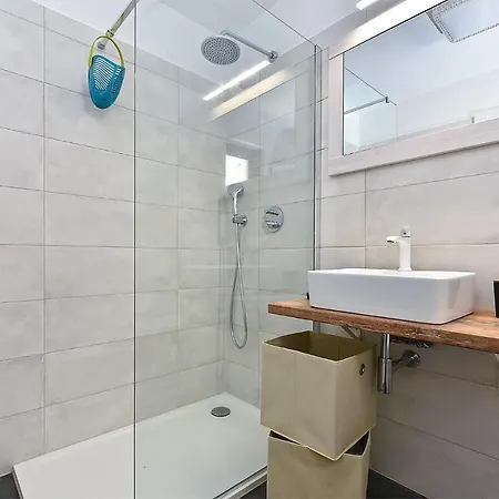 Tamara 2044 * 풀라