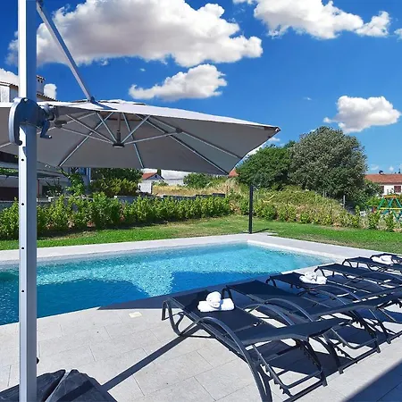 Tamara 2044 빌라 풀라