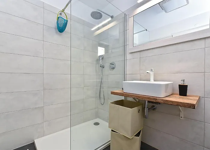 Tamara 2044 * 풀라