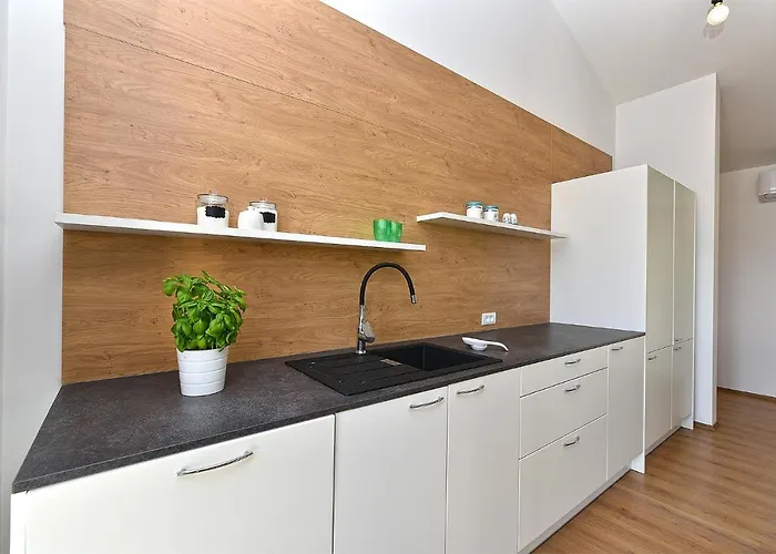 Tamara 2044 * 풀라