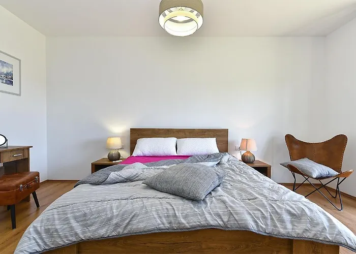 Tamara 2044 * 풀라