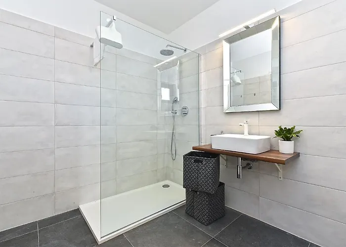 Tamara 2044 * 풀라