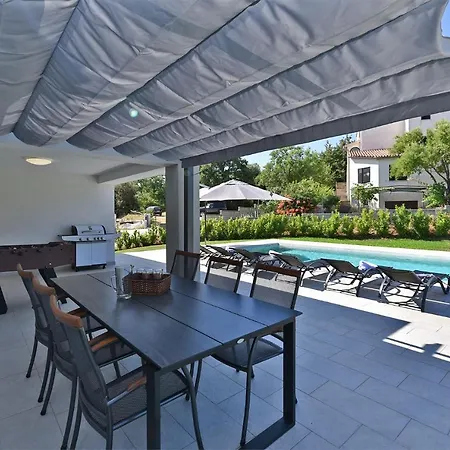 Tamara 2044 Πούλα